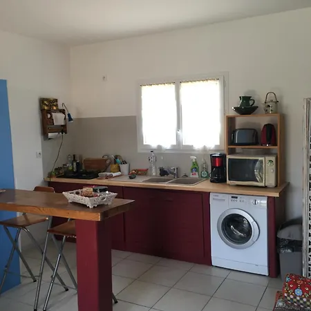 Pres De L'ardeche * Saint-Julien-de-Peyrolas